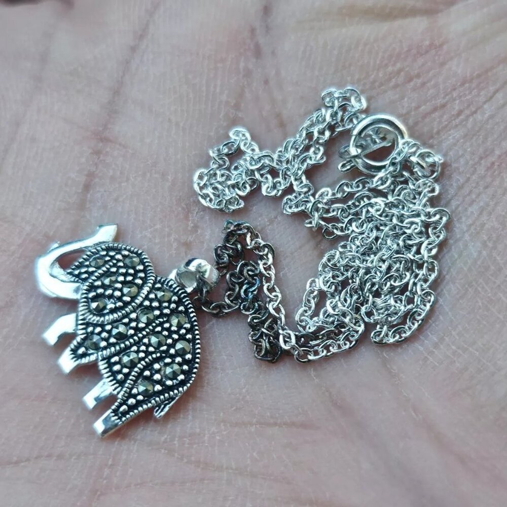 Elephant Pendant Necklace Silver Tone Fashion Jewelry Necklace